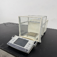 Mettler Toledo AX504 Analytical Balance image 1